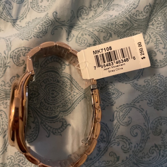 Michael Kors Rose Gold Watch main image 4